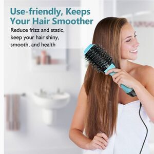 REVLON  WEAVING DREAM ONE STEP HAIR DRYERAND STYLE